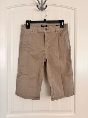 Buffalo Women’s Bermuda  Shorts size 6/28 color beige/tan